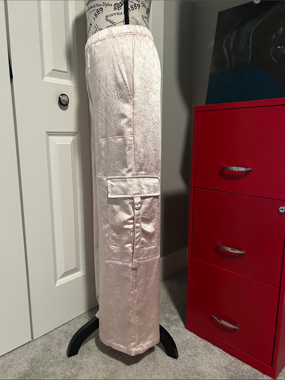 NWT Women’s Pale Pink Satin Wide-Leg Cargo Pants by Urban Outfitters